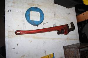 lot 86 image: 18in. Pipe Wrench, Fish Tape