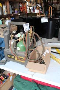 lot 10 image: Victor Portable Torch