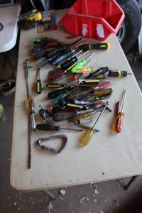lot 156 image: Screwdrivers, Hand Tools