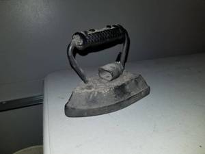 lot 170 image: Vintage Clothes Iron