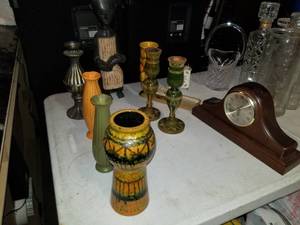 lot 193 image: Home Dcor - Vases, Mantel Clocks, Wood Figures