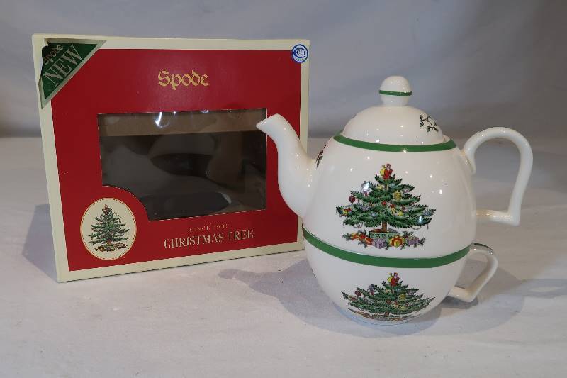 Spode Christmas Kettle and Lid 