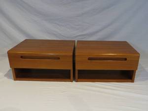 lot 2 image: Pair of Danish NIghtstands
