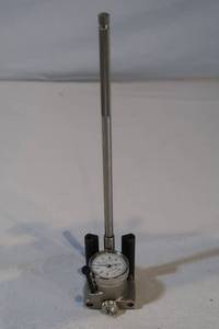 lot 8 image: Starrett Gage