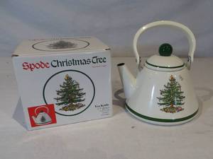 lot 18 image: Spode Christmas Tree Tea Kettle wBox