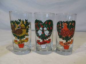 lot 25 image: 12 Days of Christmas Glasses