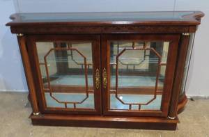 lot 66 image: China Hutch Buffet
