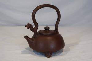 lot 49 image: Teapot with Dragon