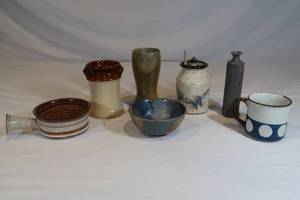 lot 59 image: 7 Pottery Pieces