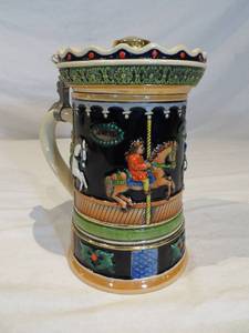 lot 62 image: Decorative Beer Stein wMusic Box