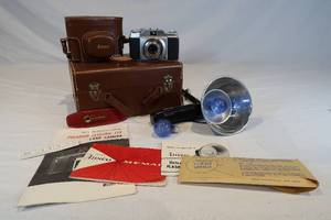 lot 64 image: Ansco Camera Set