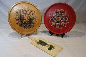 lot 88 image: 3 Rosemaling Decor Pieces