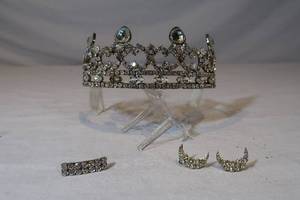 lot 97 image: Rhinestone Tiara & 3 Pins