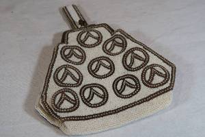 lot 102 image: VINTAGE Beaded Purse