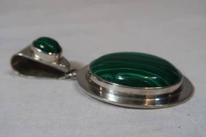 lot 99 image: Sterling Silver Pendant with Green Stone