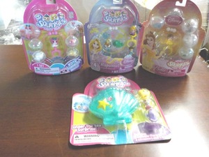 lot 14 image: 4 Squinkies...