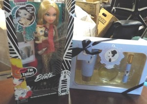 lot 33 image: Bratz Doll and Ariana Grande Fragra...
