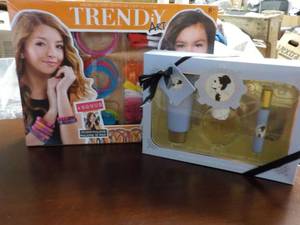 lot 54 image: TrendiY Kit and Aranda Grande Fragr...
