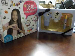 lot 83 image: Bead Charm Bracelet Kit and Ariana ...
