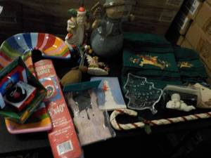 lot 117 image: Xmas Lot- Ornaments some from Brac...