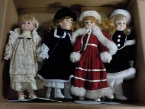 lot 126 image: 4 Dolls with Stands 16 tall Herita...