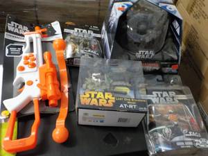 lot 136 image: Star Wars Lot...