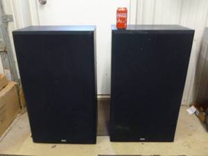 lot 5 image: KLH Tower Speakers