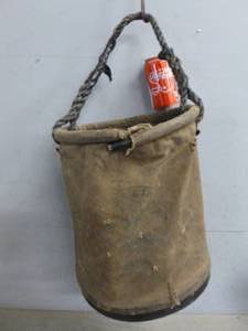 lot 8 image: Vintage Canvas Tool Bag