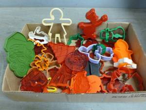 lot 10 image: Cookie Cutters