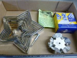 lot 17 image: Cookie Cutter Set