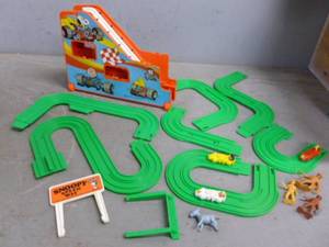 lot 108 image: Vintage Race Set
