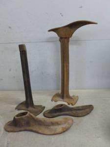 lot 116 image: Antique Cast Iron Shoe Last