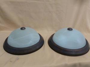 lot 127 image: Light Fixtures