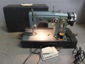 lot 136 image: Vintage Sewing Machine