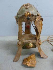 lot 192 image: Vintage Lamp