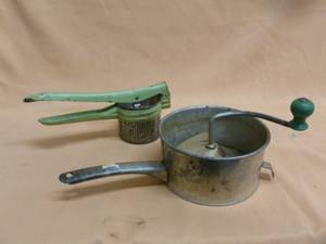 lot 208 image: Vintage Kitchen
