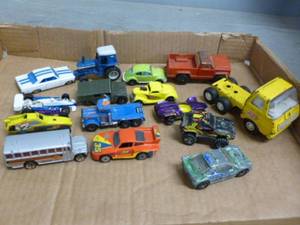 lot 211 image: Vintage Toys