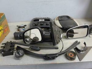 lot 220 image: Auto Parts