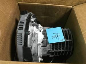 lot 24 image: Bucket Head 5 Gal. 1.75-Peak HP Wet Dry Vac  USED