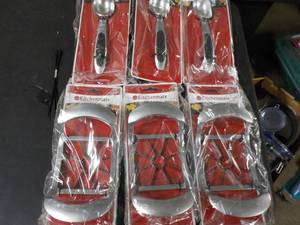 lot 14 image: 3 Kitchen Mate Ice Cream Scoops and...