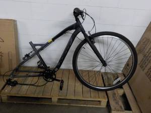 lot 28 image: Urban Bike for Parts...