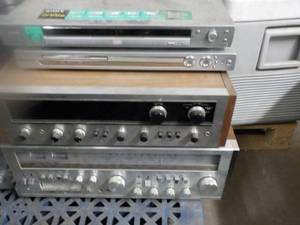 lot 49 image: Set of 5 Electronics powers on...