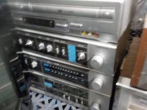 lot 50 image: Set of 5 Electronics powers on...