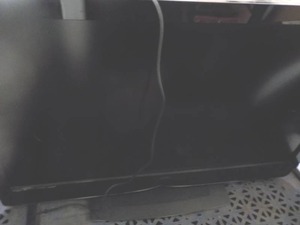 lot 54 image: 46 Vizio...