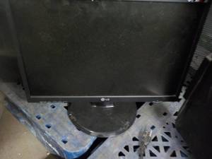 lot 60 image: LGFlatron, Acer, Dell and Vizio...