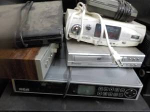lot 70 image: 5 Electronics...