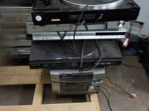 lot 71 image: 6 Electronics...