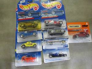 8 Hot Wheels, 1 Match Box ...