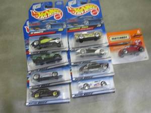 8 Hot Wheels, 1 Match Box ...