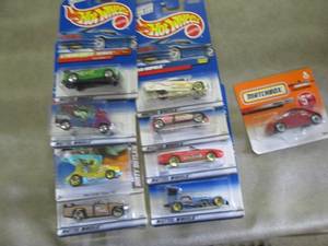 8 Hot Wheels, 1 Match Box ...